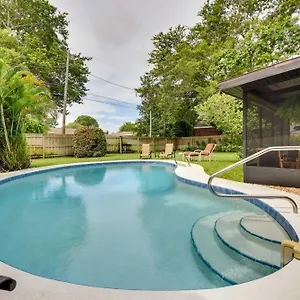 Holiday home Uncle Louies Gulf Coast Retreat With Outdoor Oasis!, Bradenton